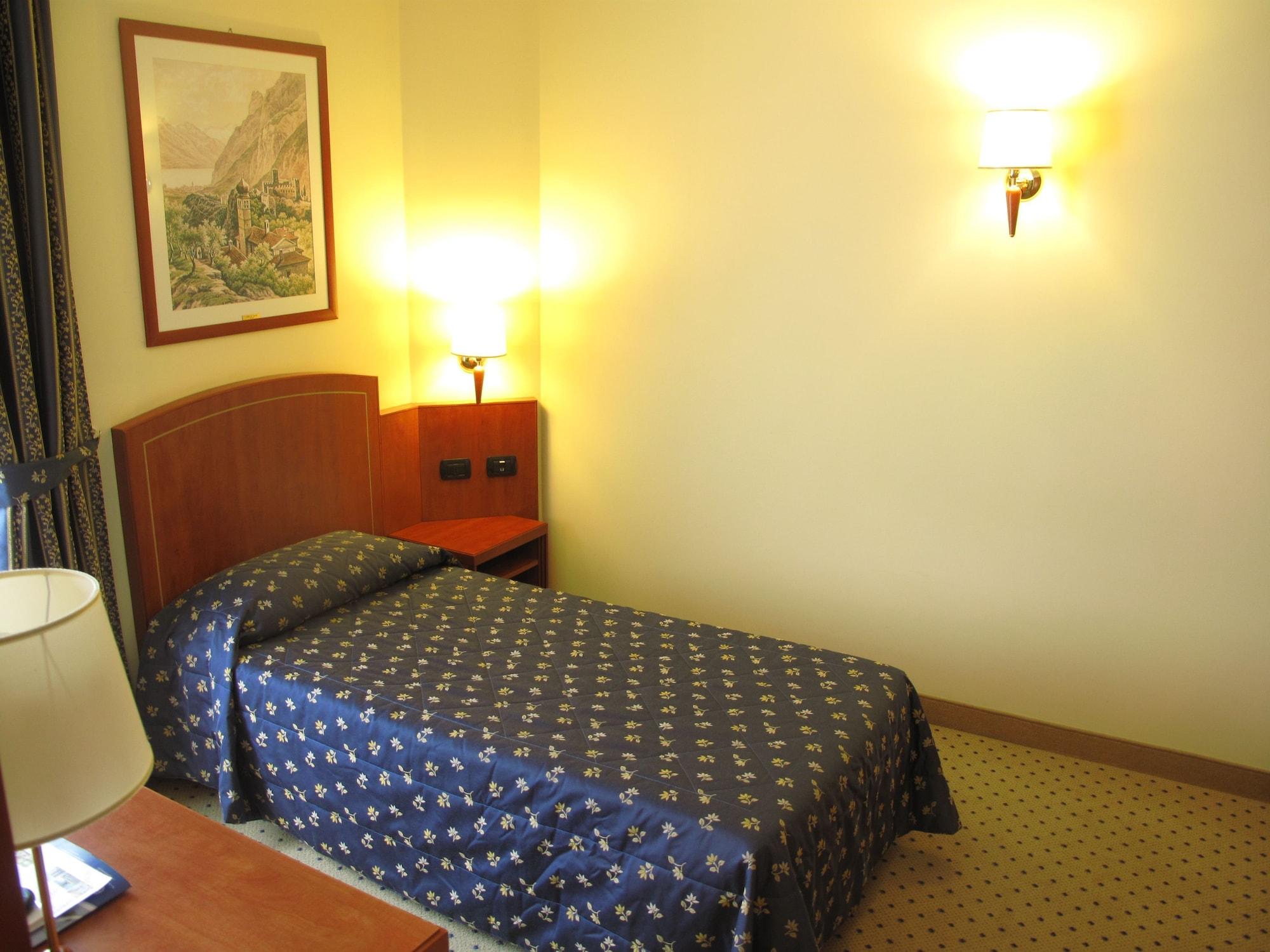 Hotel Olivo Arco Esterno foto