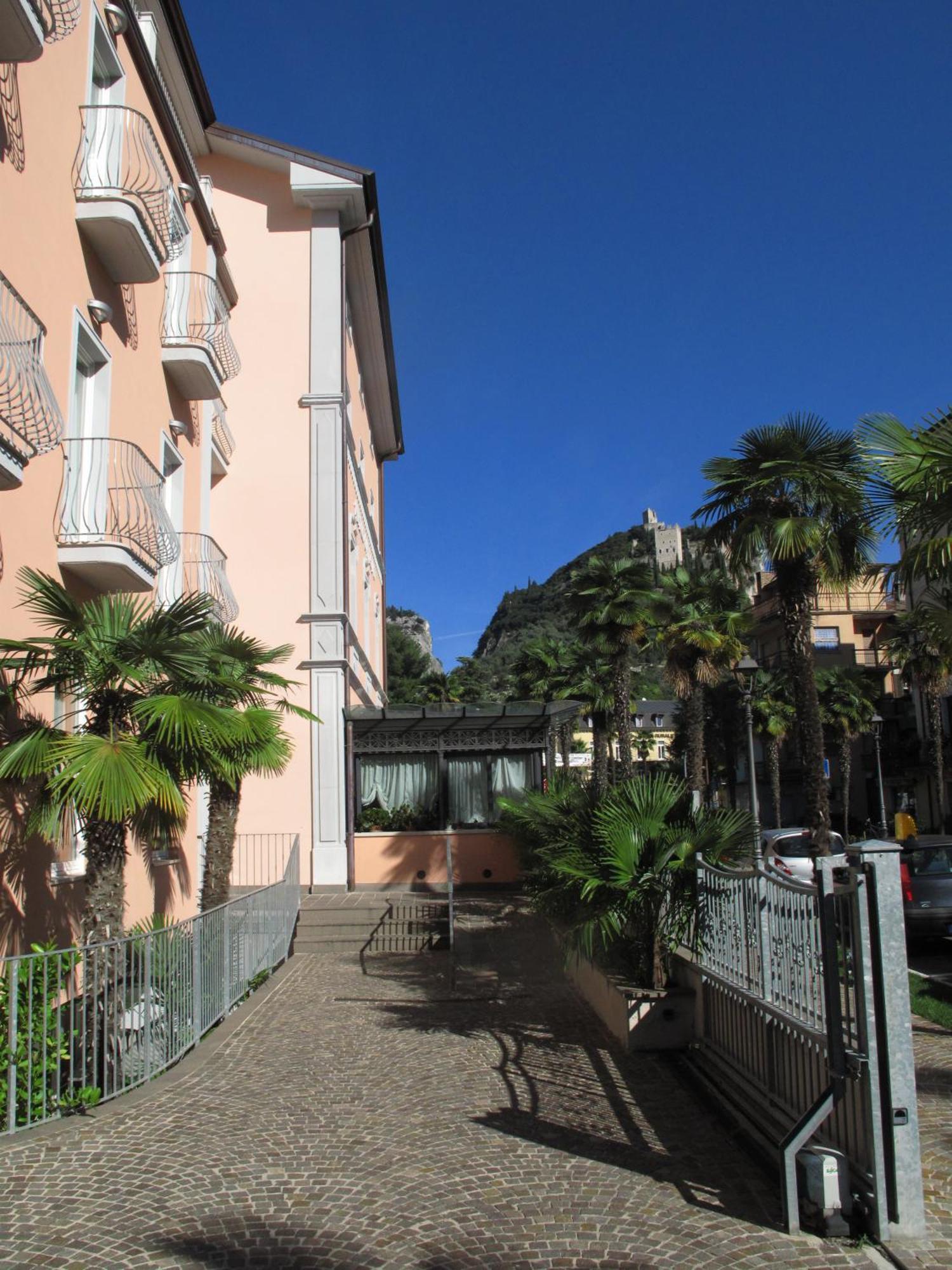 Hotel Olivo Arco Esterno foto
